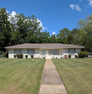 /international/us/115-armstrong-street-headland-al-110101049572/