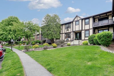 /international/us/945-sierra-vista-lane-valley-cottage-ny-110107981900/