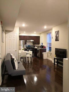 /international/us/230-s-45th-street-philadelphia-pa-110108660710/