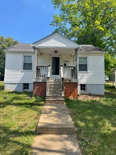 /international/us/205-college-drive-lynchburg-va-110107715622/