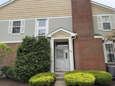 /international/us/1268-georgetown-way-vernon-hills-il-110108335023/