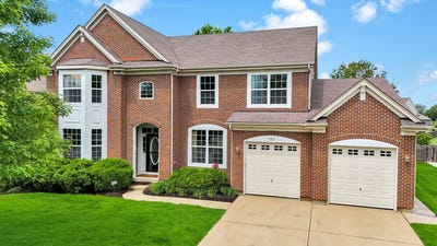 /international/us/322-hemlock-lane-oswego-il-110108167732/