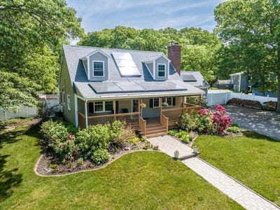 /international/us/3-windmill-road-buzzards-bay-ma-110108795657/