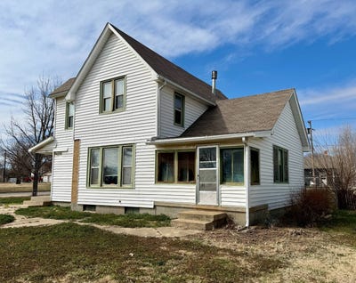 /international/us/805-n-walnut-st-beloit-ks-110106351354/