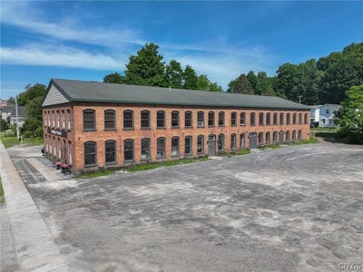/international/us/3420-maple-avenue-pulaski-ny-110105642463/