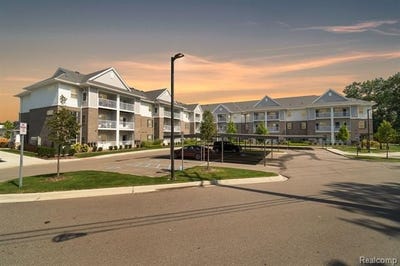 /international/us/1957-s-telegraph-road-bloomfield-hills-mi-110094530576/