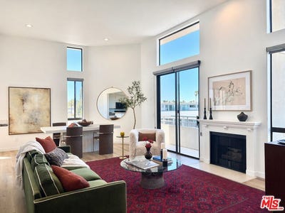 /international/us/13920-moorpark-st-sherman-oaks-ca-110107825865/