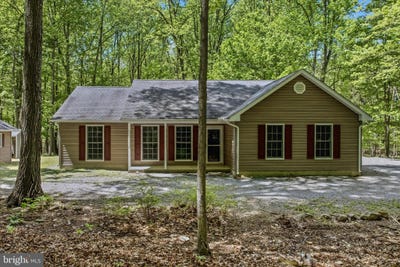 /international/us/196-flagstone-lane-berkeley-springs-wv-110107821931/