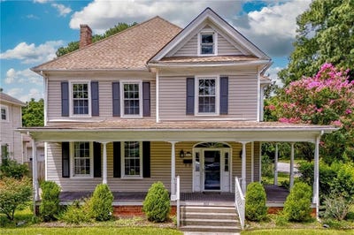 /international/us/301-linden-avenue-suffolk-va-110101148887/