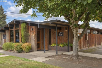 /international/us/701-e-3rd-st-newberg-or-110120773029/