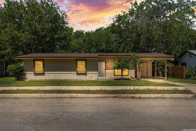 /international/us/4863-castle-shield-san-antonio-tx-110108479564/