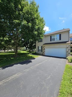 /international/us/749-dillon-court-grayslake-il-110108567046/
