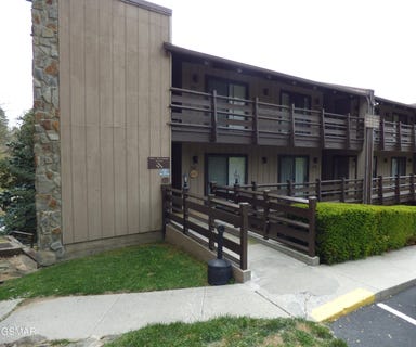 /international/us/1081-cove-road-sevierville-tn-110107343652/