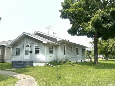 /international/us/1206-e-2nd-street-centralia-il-110099934739/