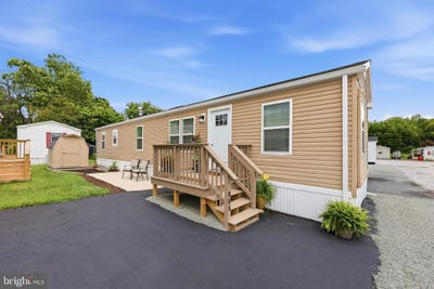 /international/us/864-buttonwood-avenue-spring-city-pa-110109620246/