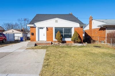 /international/us/18327-e-13-mile-road-fraser-mi-110120465845/