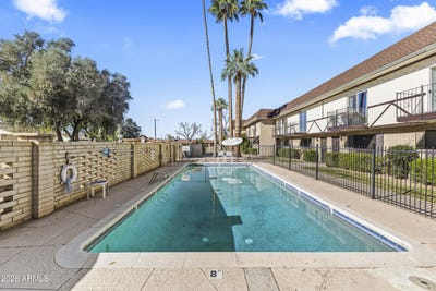 /international/us/8135-n-central-avenue-phoenix-az-110104914507/