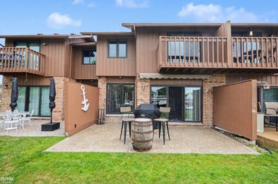 /international/us/7202-harbor-drive-algonac-mi-110108332868/