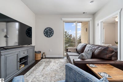 /international/us/630-s-garfield-avenue-traverse-city-mi-110100033529/