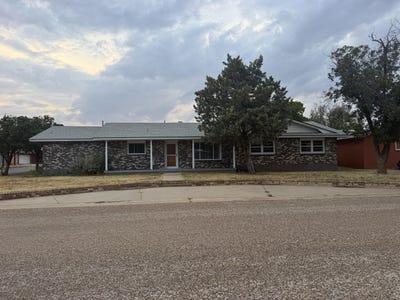 /international/us/2108-s-6th-street-lamesa-tx-110120005084/