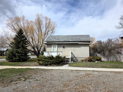 /international/us/33-4th-street-nw-choteau-mt-110107224324/