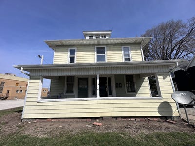 /international/us/514-e-main-street-hoopeston-il-110108382010/