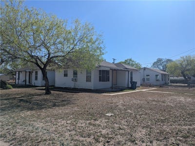 /international/us/319-s-nueces-street-mathis-tx-110106376638/