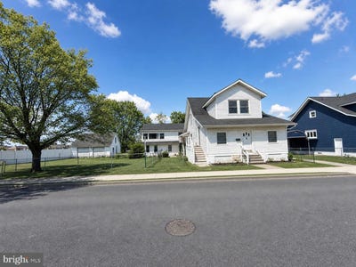 /international/us/217-white-linwood-pa-110108030846/