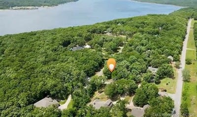 /international/us/16884-n-winslow-drive-hulbert-ok-110105975481/