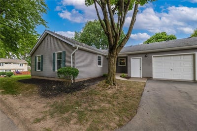 /international/us/12-rockhurst-drive-penfield-ny-110100917683/