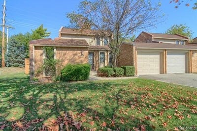/international/us/2906-moon-lake-drive-s-west-bloomfield-twp-mi-110107440236/
