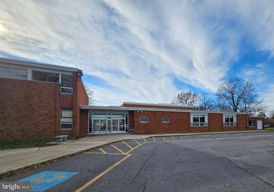 /international/us/1811-lincoln-way-e-chambersburg-pa-110107632161/