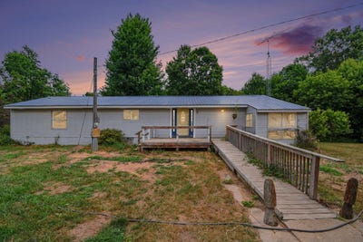 /international/us/17290-pierce-road-stanwood-mi-110119454424/