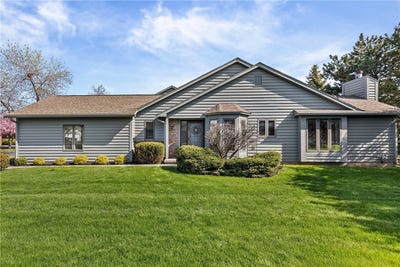 /international/us/8-shanbrook-drive-rochester-ny-110107801594/