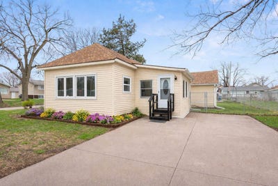 /international/us/502-7th-avenue-camanche-ia-110107164470/
