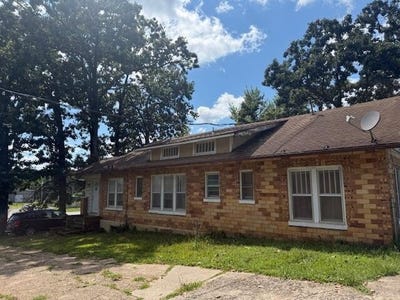 /international/us/821-main-e-street-willow-springs-mo-110101837700/