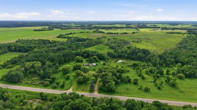 /international/us/17931-205th-avenue-little-falls-mn-110108858555/