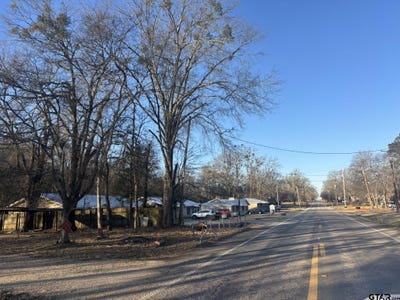 /international/us/609-jefferson-st-pittsburg-tx-110105267481/