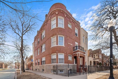 /international/us/2435-s-california-boulevard-chicago-il-110106344333/