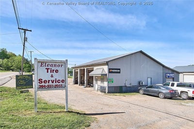 /international/us/33182-charleston-road-leon-wv-110107841562/