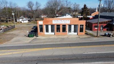 /international/us/1406-w-main-street-clarksville-ar-110089760124/
