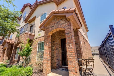 /international/us/2108-main-street-lubbock-tx-110100844526/