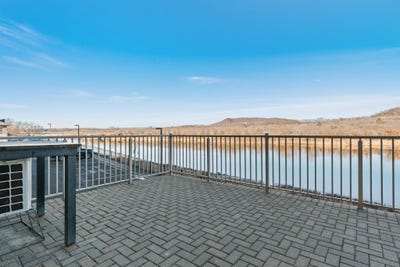/international/us/440-water-street-prairie-du-sac-wi-110104846285/