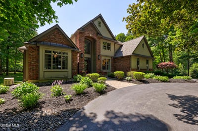 /international/us/1-oak-brook-boulevard-saratoga-springs-ny-110108849321/