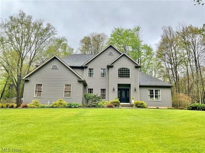 /international/us/1829-state-route-7-ne-brookfield-oh-110107688166/