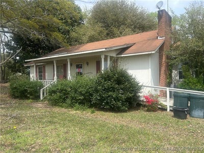 /international/us/1580-arthur-road-red-springs-nc-110100219291/
