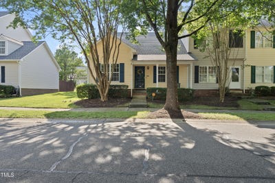 /international/us/241-commons-drive-holly-springs-nc-110100894102/