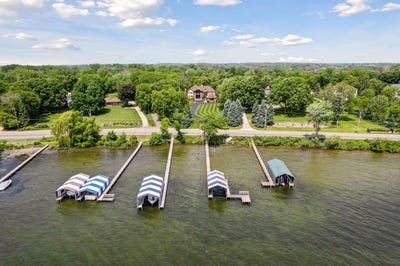/international/us/1910-shoreline-drive-wayzata-mn-110108800994/