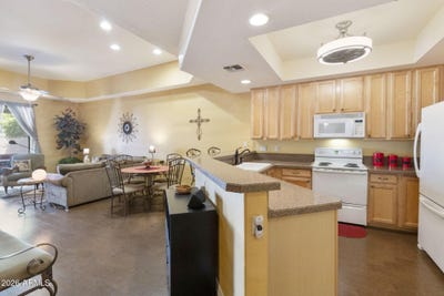 /international/us/4202-e-broadway-road-mesa-az-110106841484/