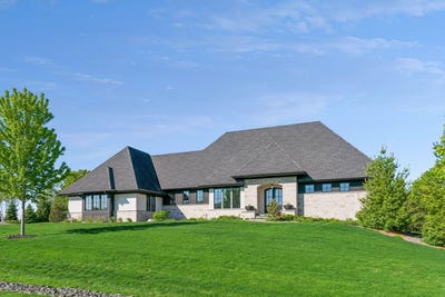/international/us/2888-deer-hill-road-medina-mn-110109449930/